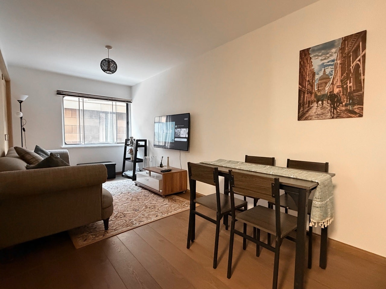 Flat Upper Thames Street in City of London