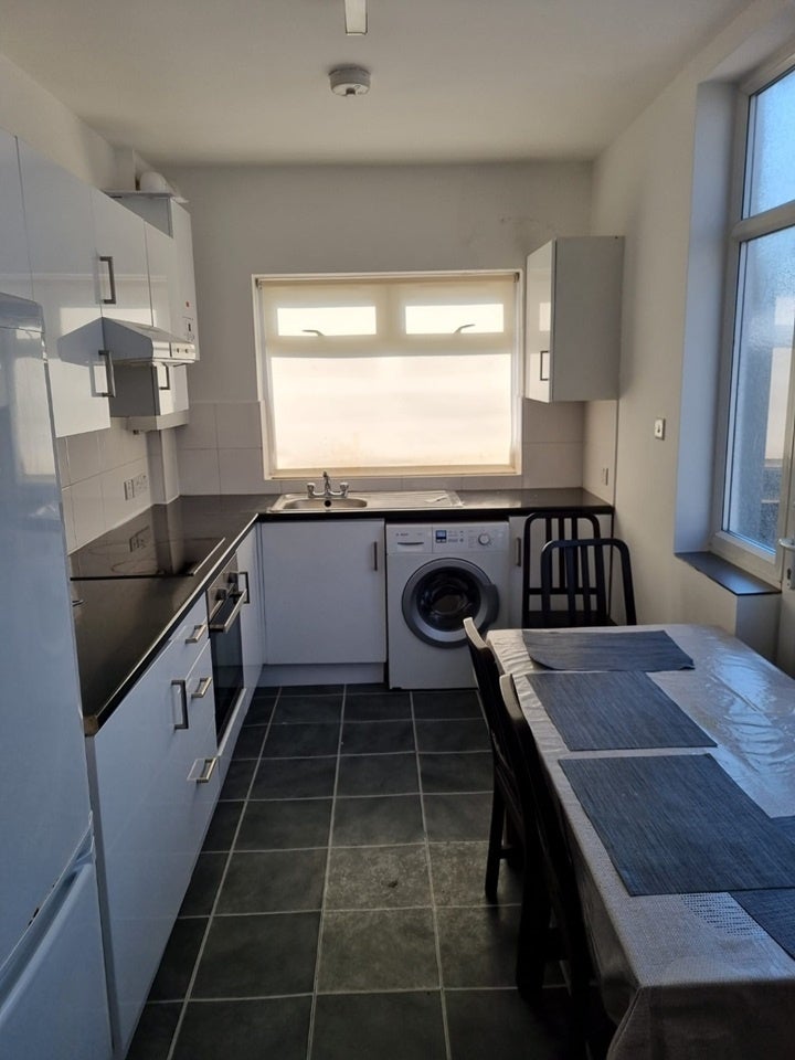 Room Whitby Gardens in Greater London