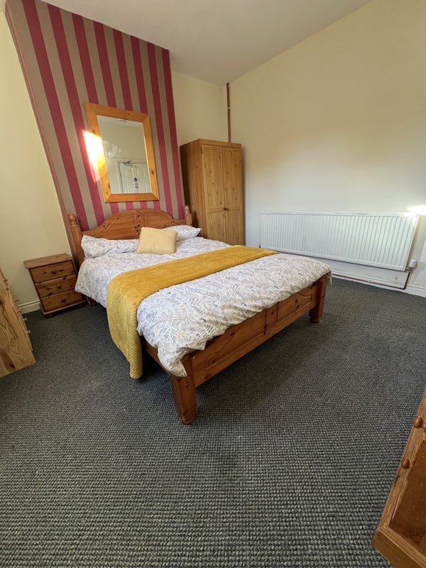 Room Rodgers Street in Stoke-on-Trent