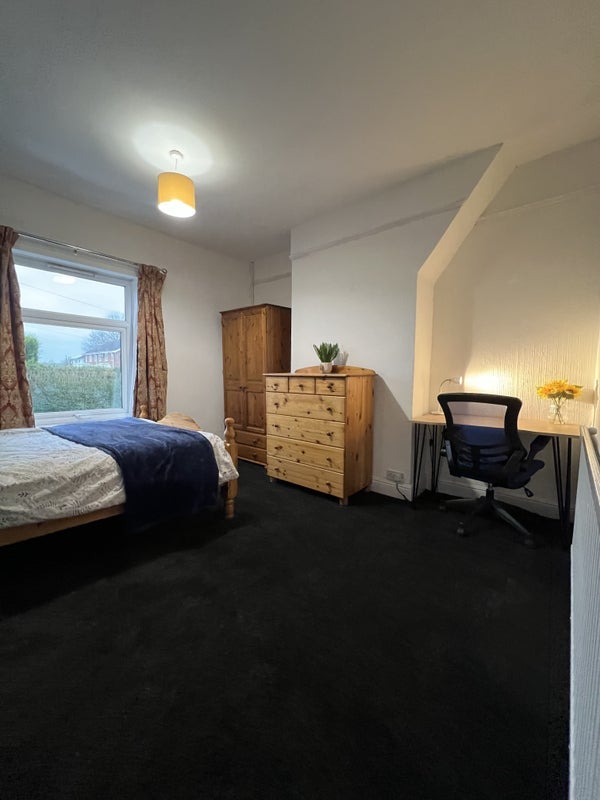 Room Rodgers Street in Stoke-on-Trent