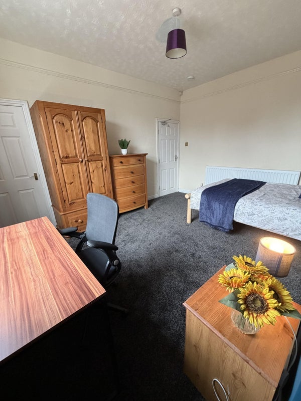 Room Rodgers Street in Stoke-on-Trent