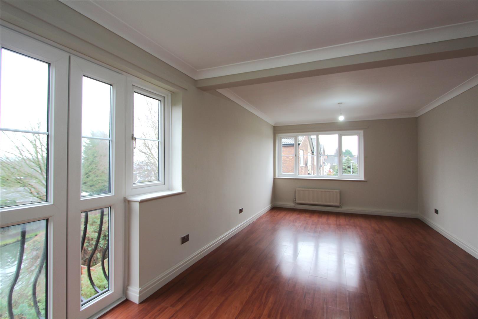 Flat Thornley Road in Lymm
