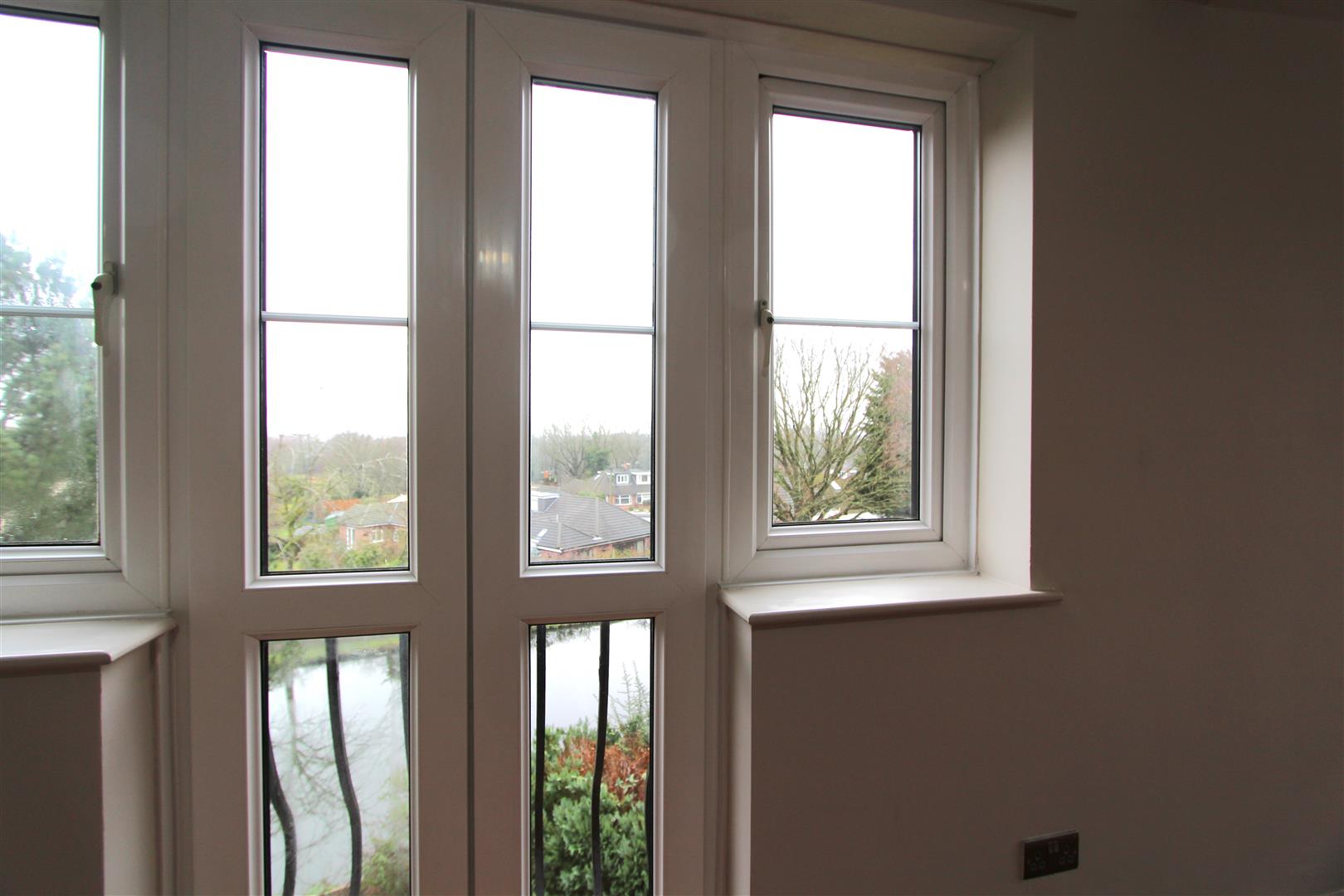 Flat Thornley Road in Lymm