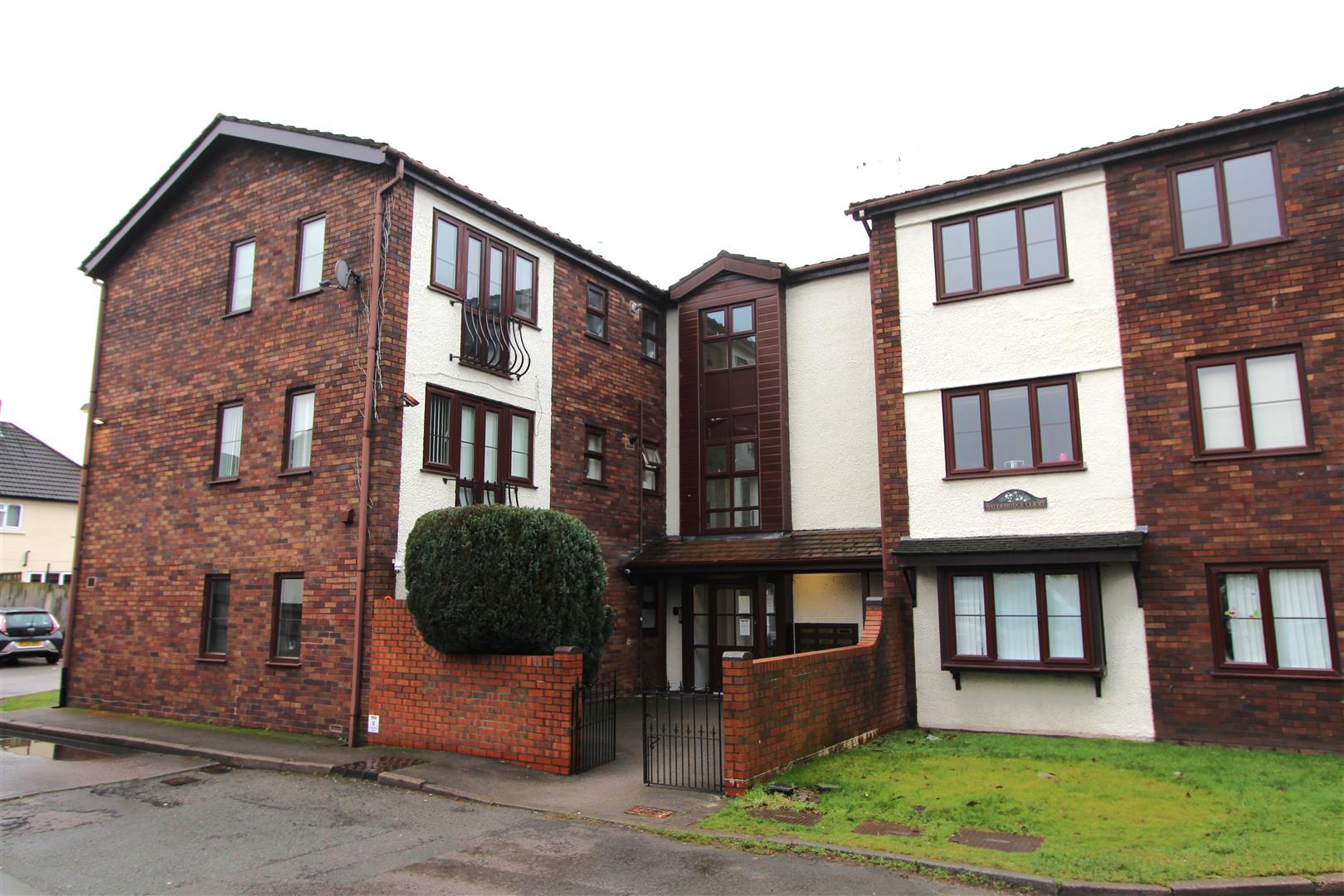 Flat Thornley Road in Lymm