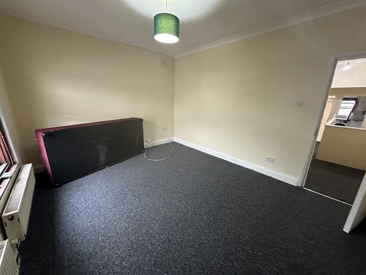 Flat Beverley Road in Greater London