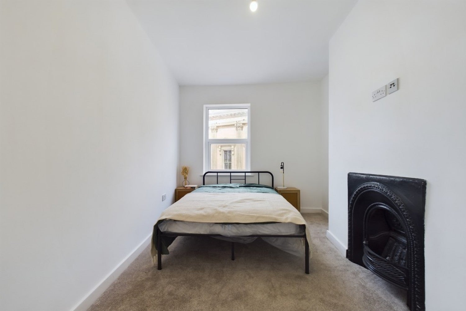 Flat Rendezvous Street in Folkestone and Hythe District