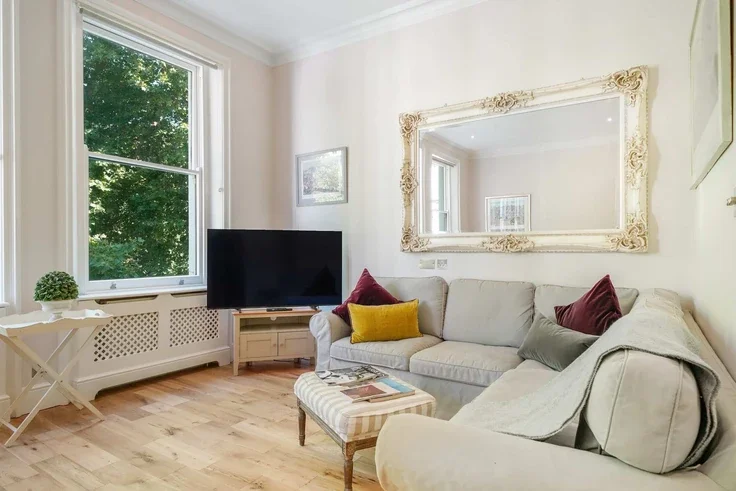 Flat Courtfield Gardens in Greater London