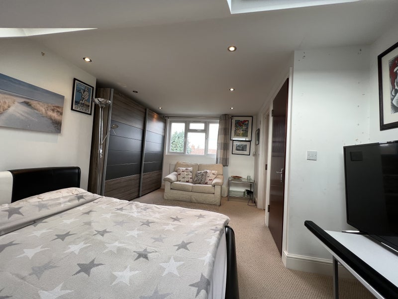 Room Tranmere Road in Greater London