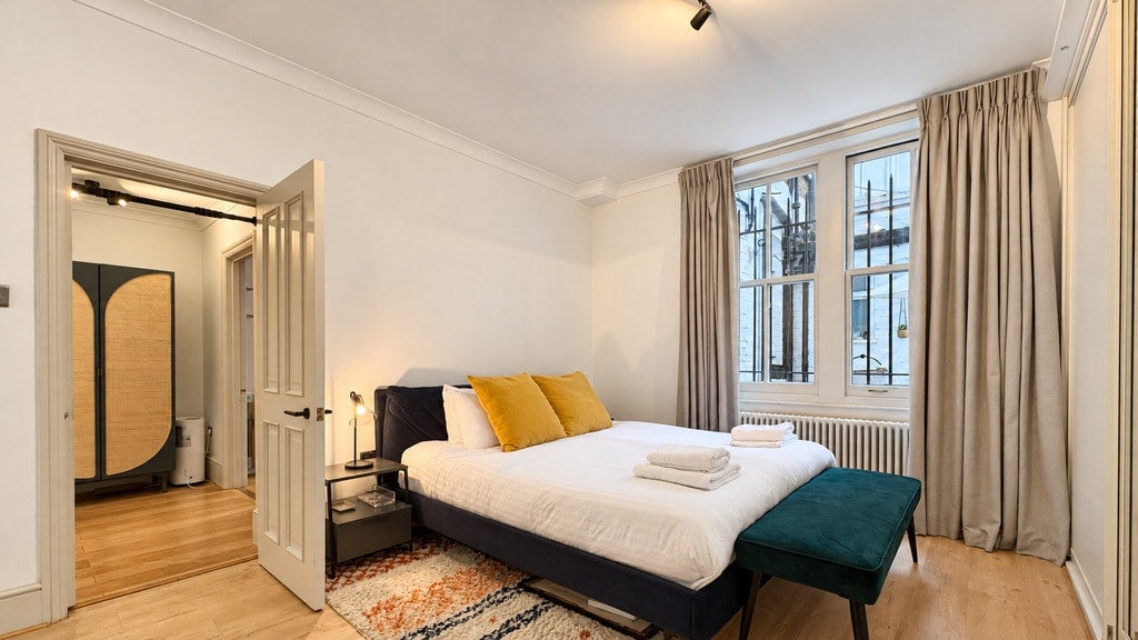 Flat Palace Court in City of Westminster