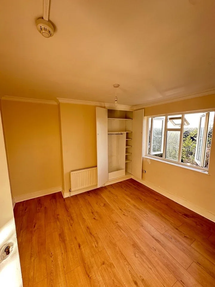 Room Grange Road in Greater London