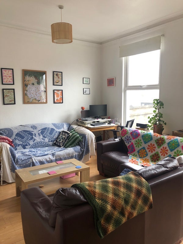 Room Blackstock Road in Greater London