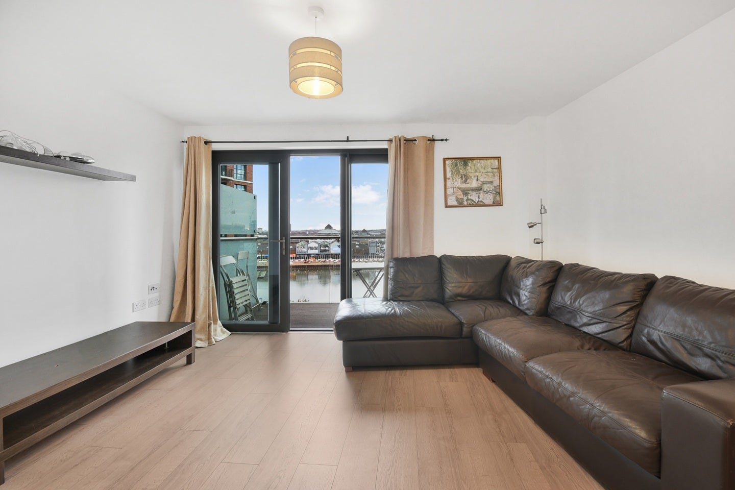 Flat Surrey Quays Road in Greater London