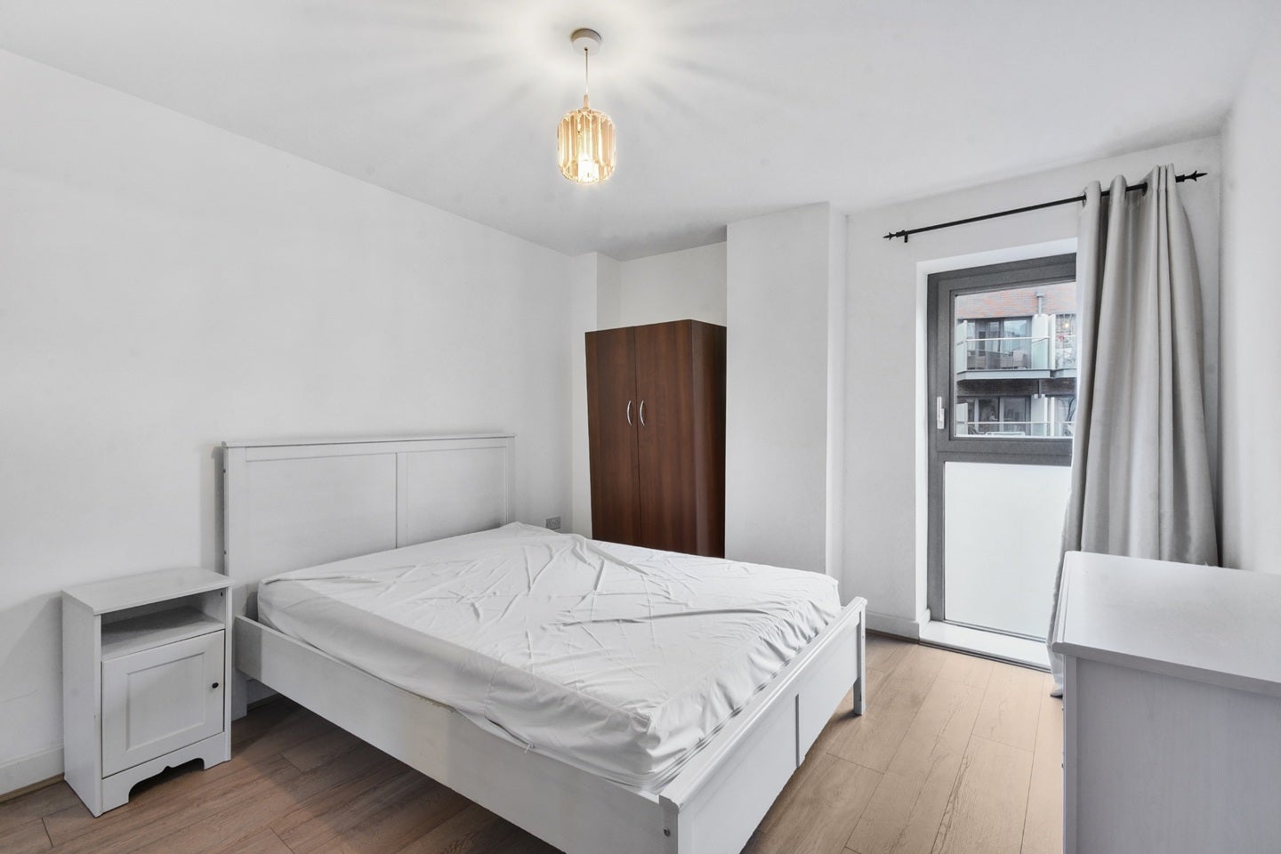 Flat Surrey Quays Road in Greater London