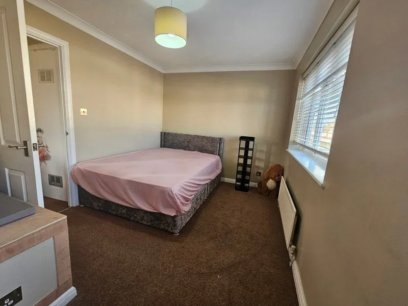 Room Malden Road in Greater London
