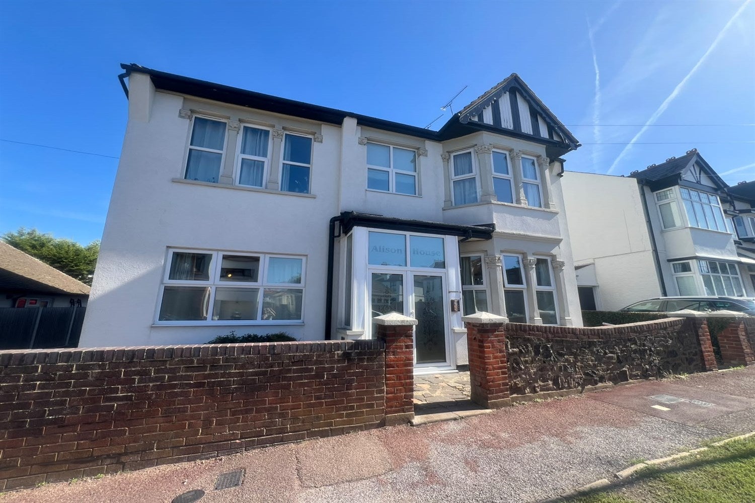 Flat Sandown Avenue in Southend-on-Sea