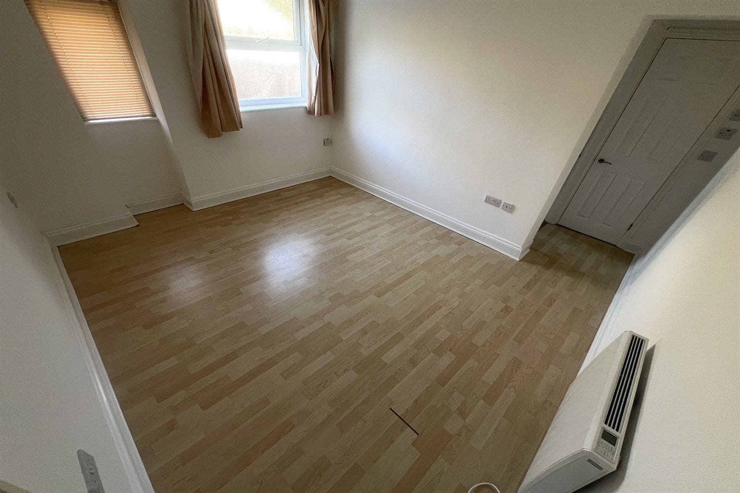 Flat Sandown Avenue in Southend-on-Sea