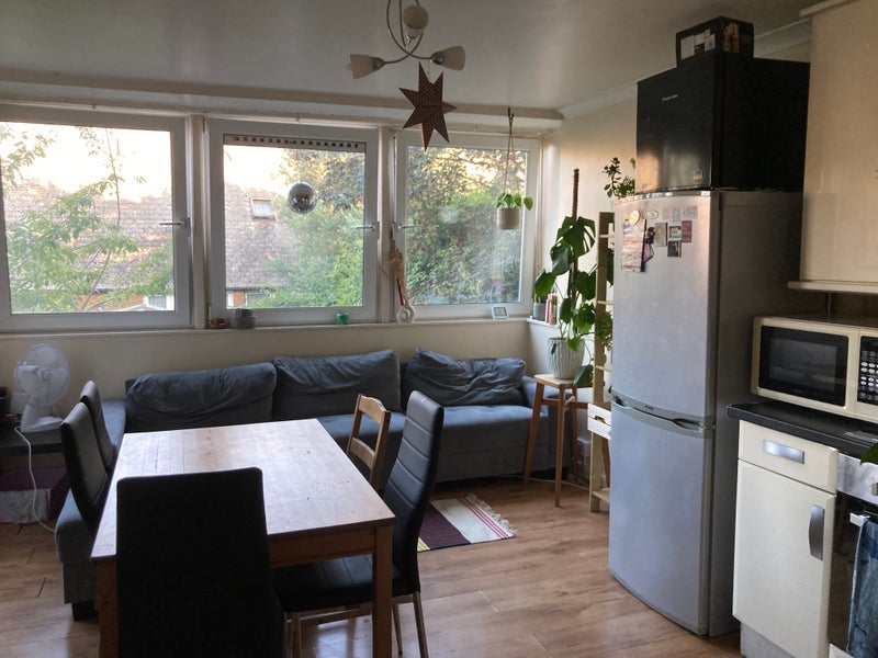 Room Mackenzie Road in Greater London