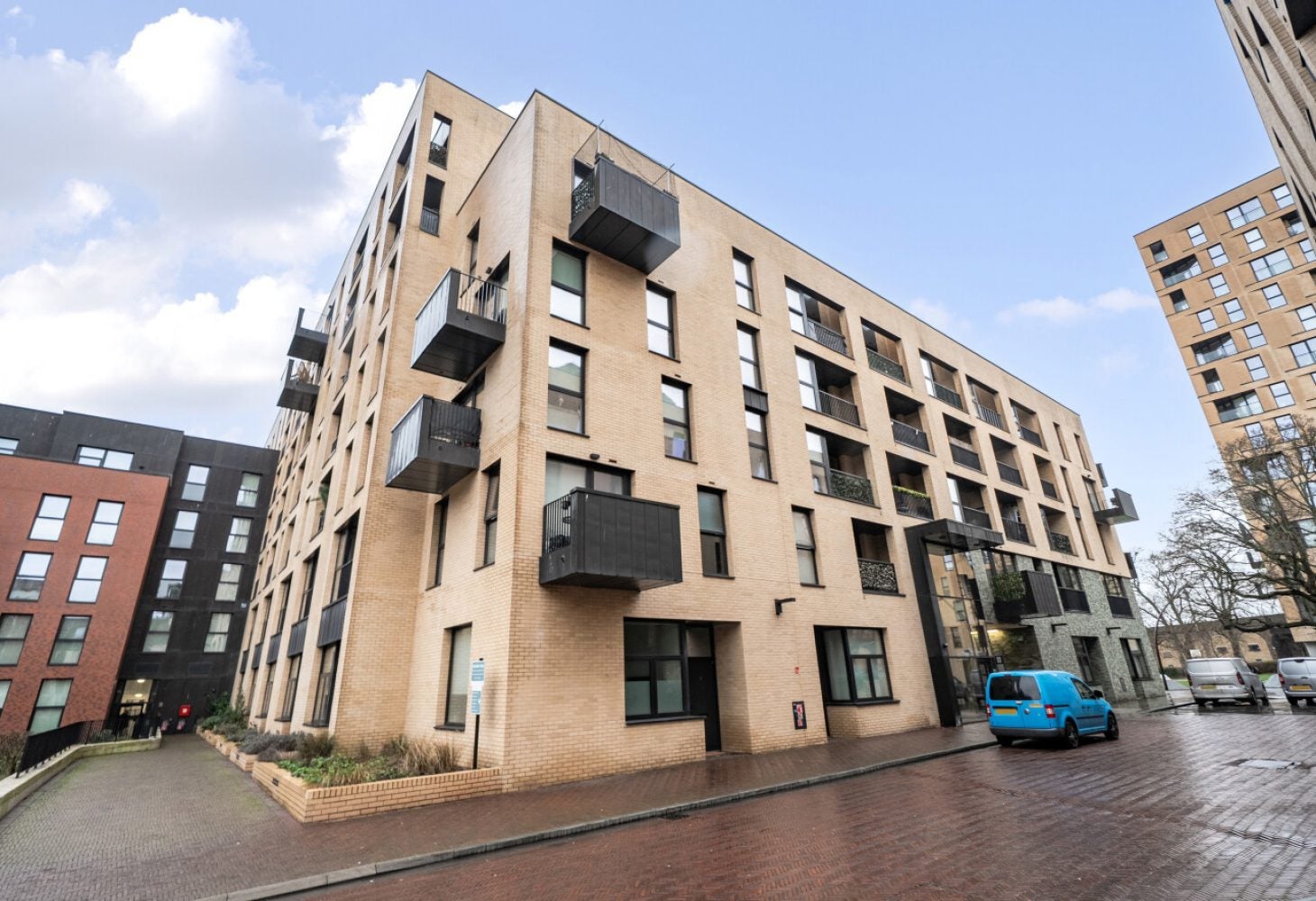 Flat Nichols Court in Chelmsford