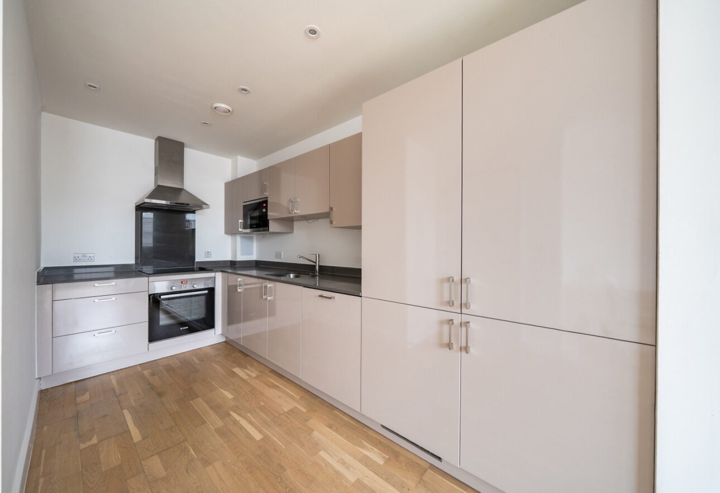 Flat Nichols Court in Chelmsford