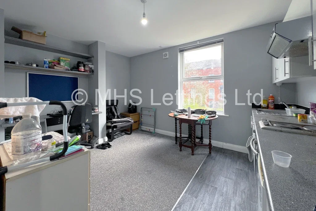 Flat Midland Road in Leeds