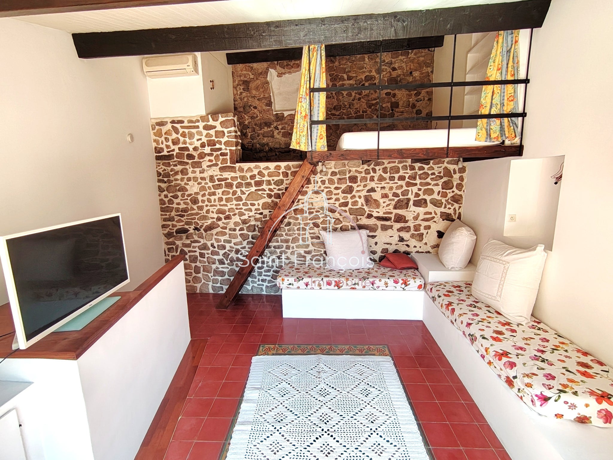 Maison Place Paul Albert Février à Fréjus