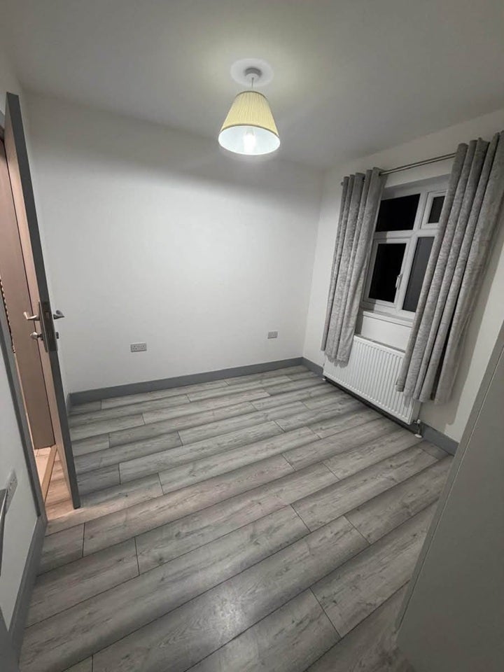 Room Brunel Close in Greater London