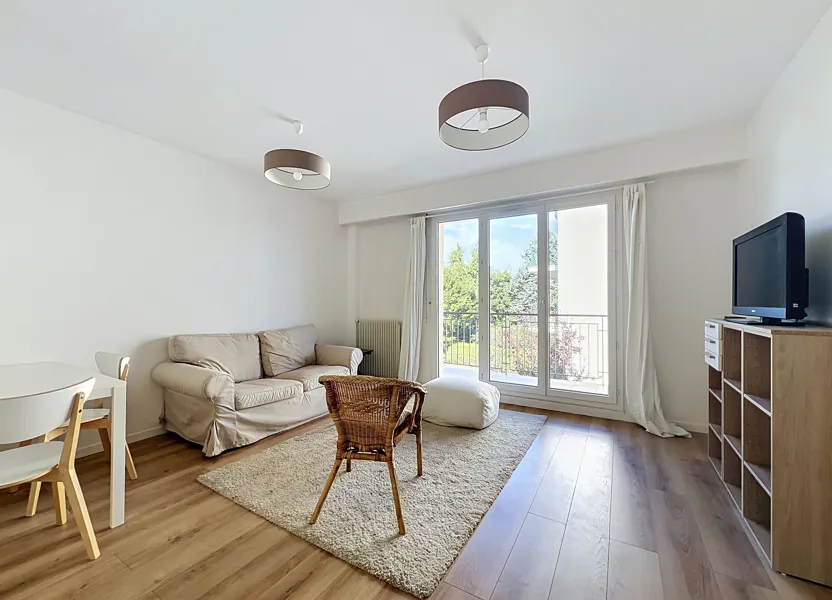 Flat Rue de Suresnes in Vaucresson
