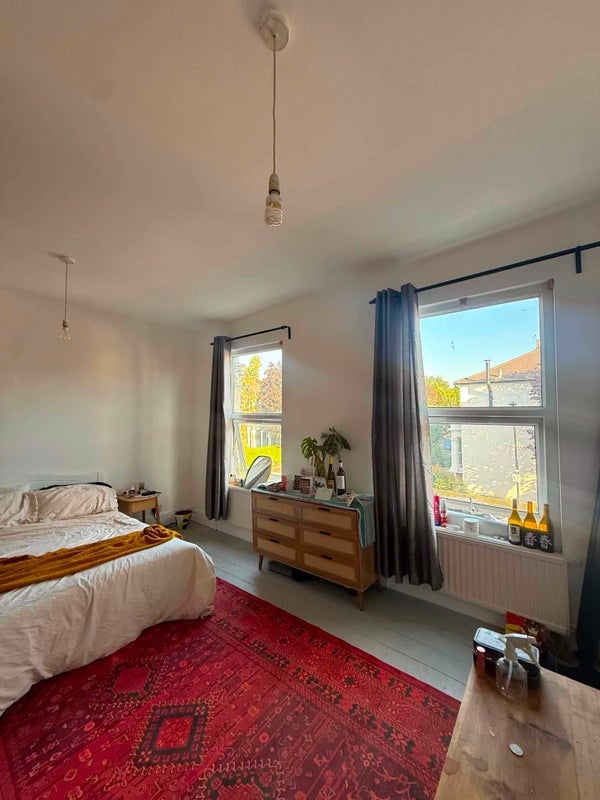 Room Lothair Road South in Greater London