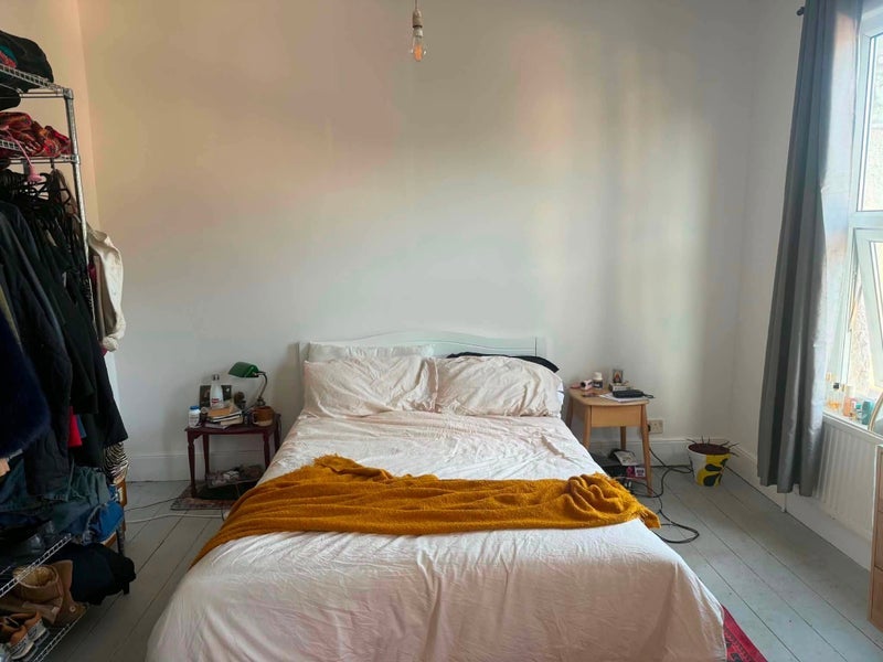 Room Lothair Road South in Greater London