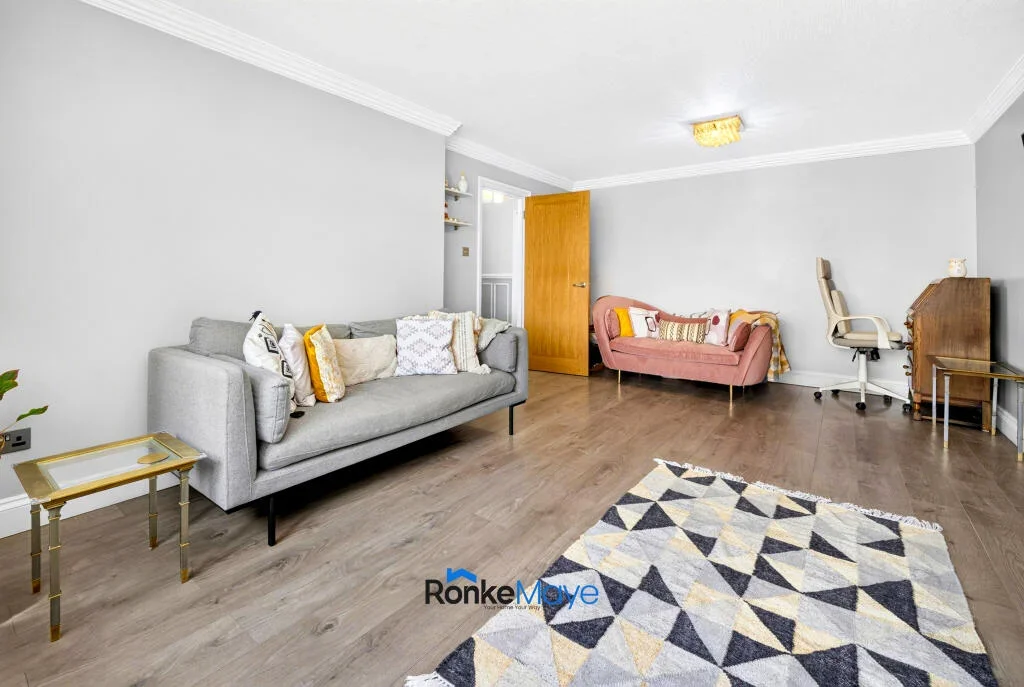 Flat Selhurst Road in Greater London