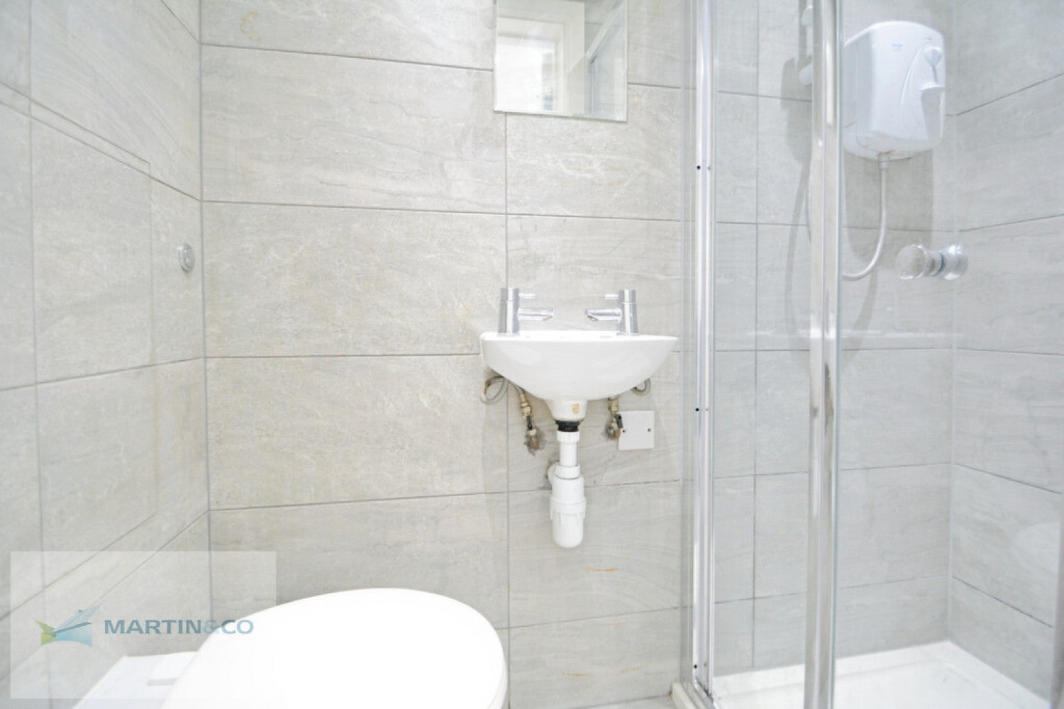 Flat Hidden Close in Elmbridge