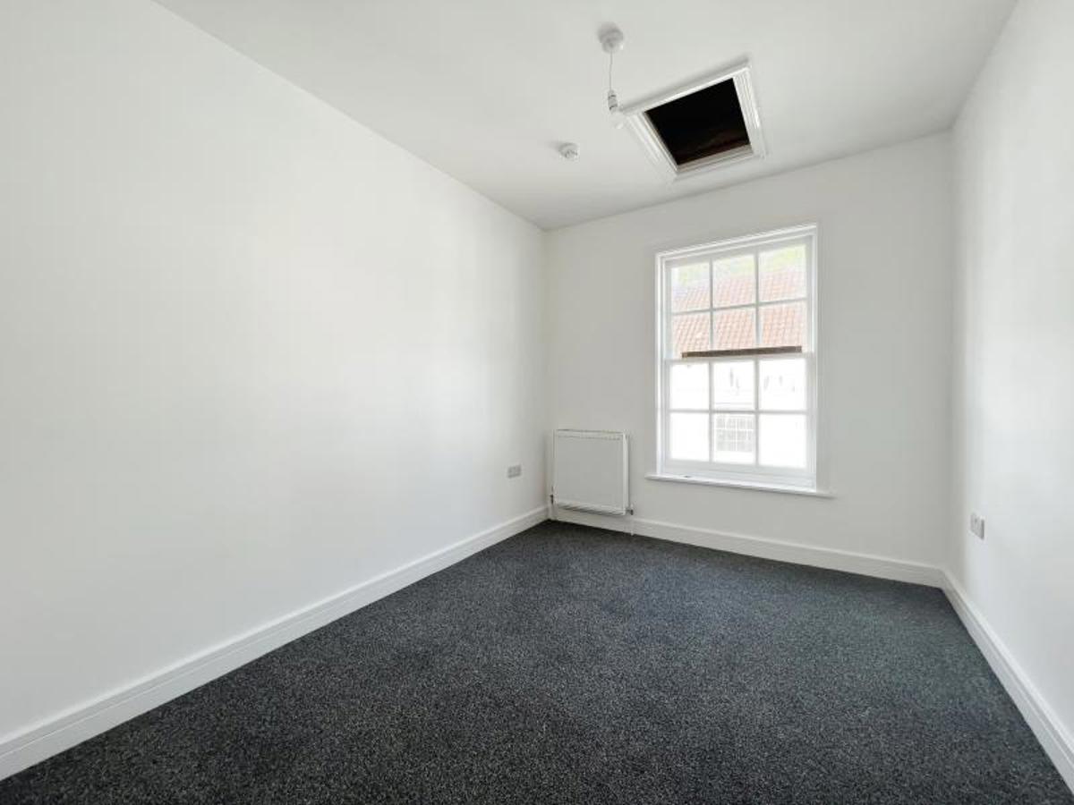 Flat West Street in Banwell