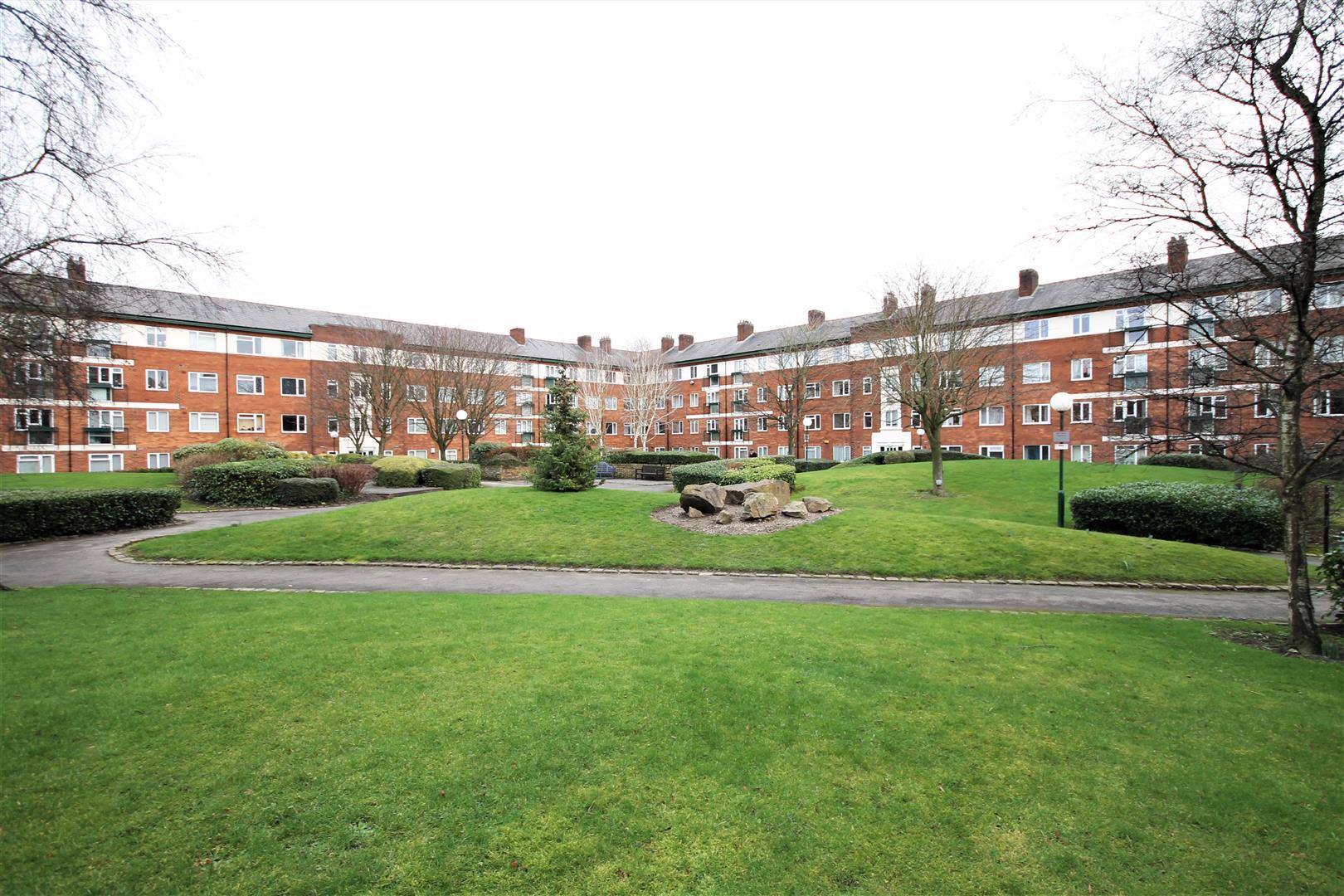 Flat Eccles New Road in Salford