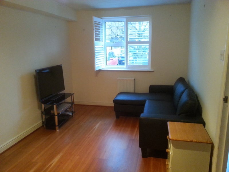 Room Marlowe Path in Greater London