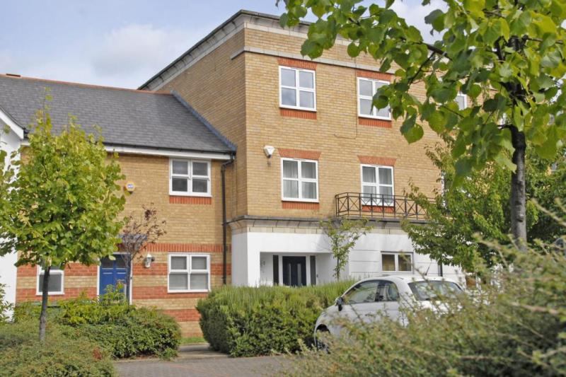Room Marlowe Path in Greater London