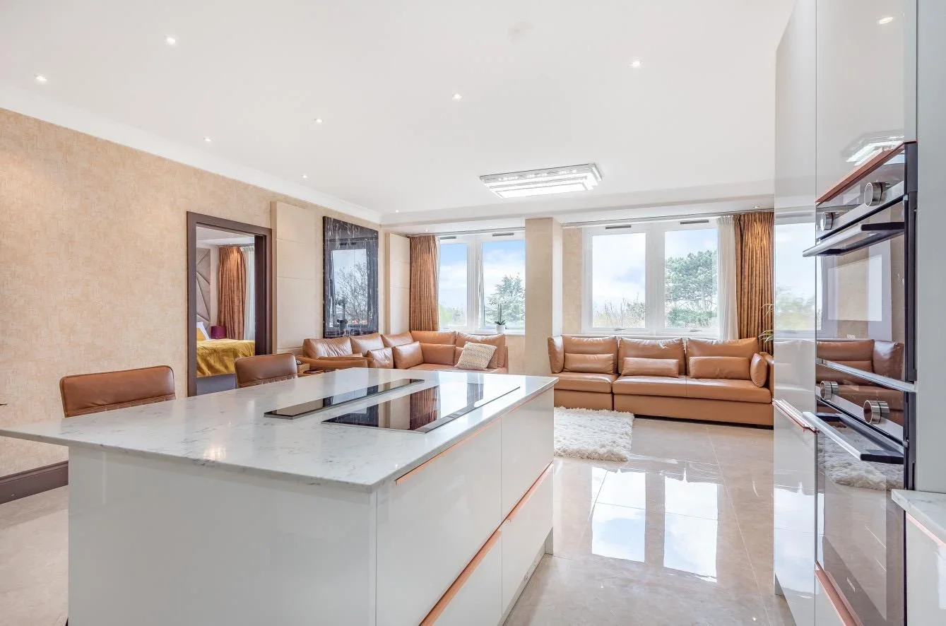 Flat Brunswick Road in Greater London