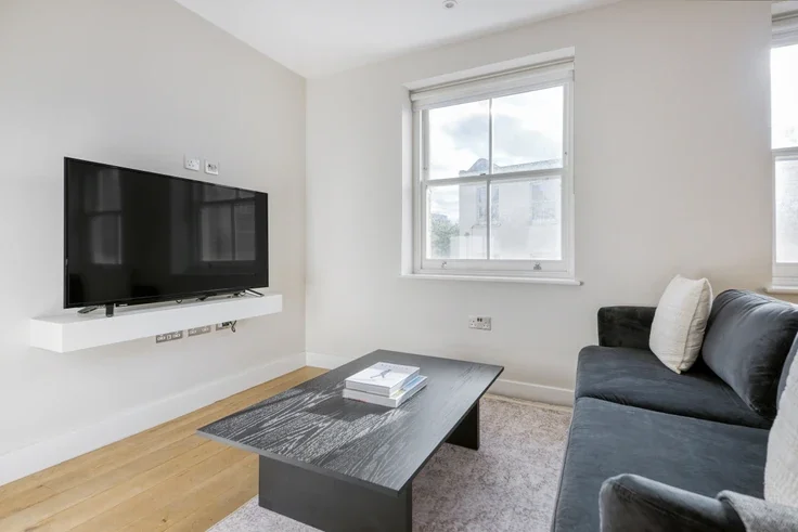 Flat Lower Marsh in Greater London