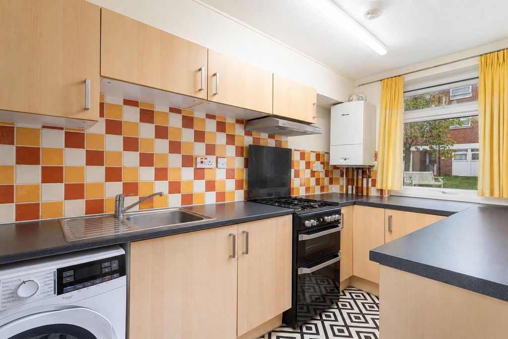 Flat Cotelands in Greater London