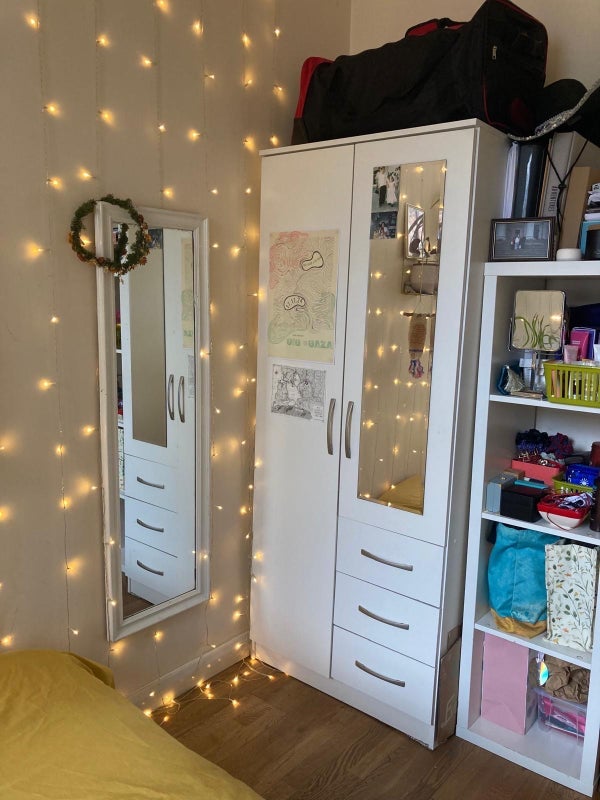 Room Battersea Park Road in Greater London