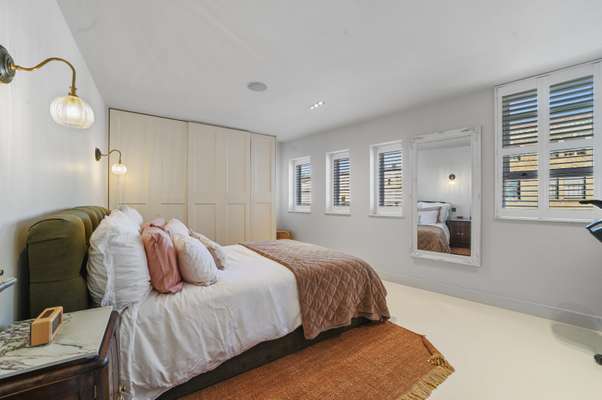 Flat Branch Place in Greater London