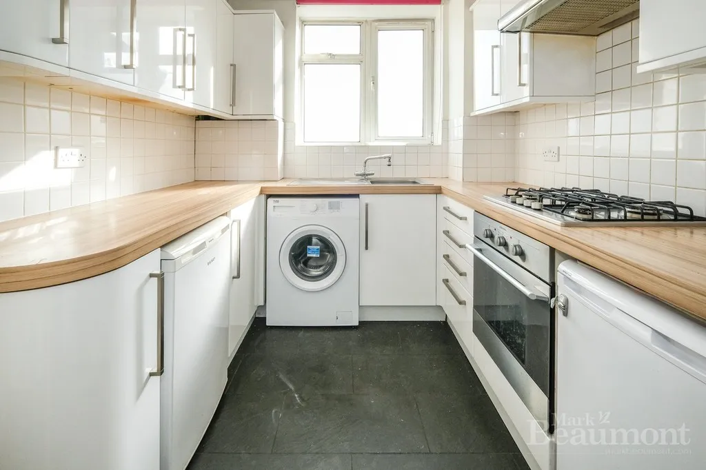 Flat Wickham Road in Greater London