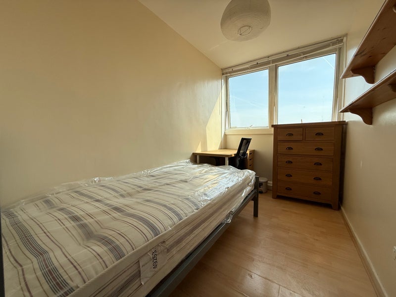 Flat Clipstone Street in City of Westminster