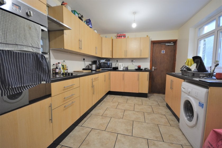 Flat Dan Y Graig Road in Swansea