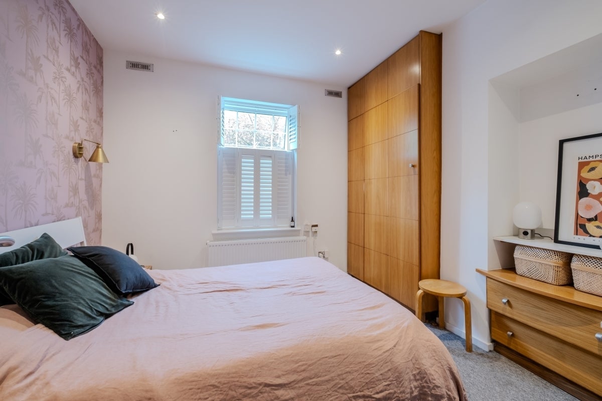 Flat Cambria Road in Greater London