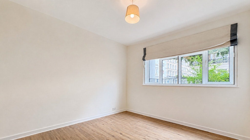 Flat Trebovir Road in Greater London