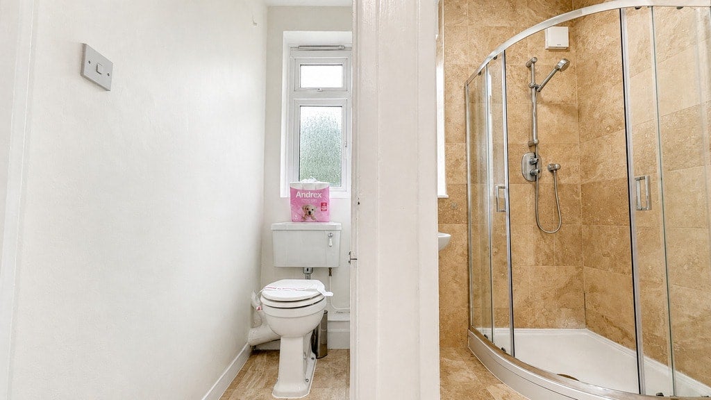 Flat Trebovir Road in Greater London