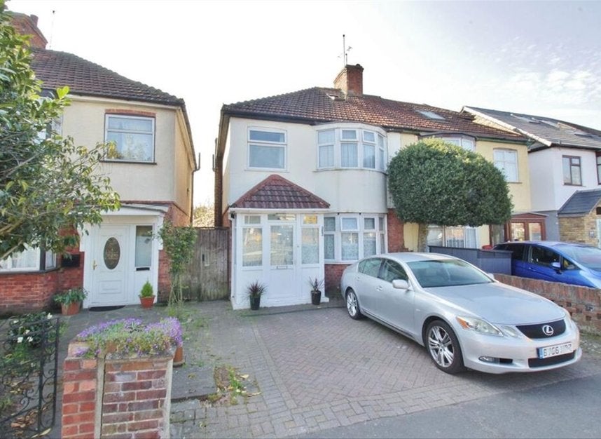 House Whitton Dene in Greater London