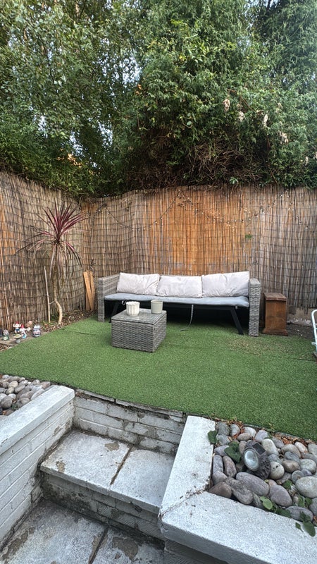 Room Margate Road in Greater London