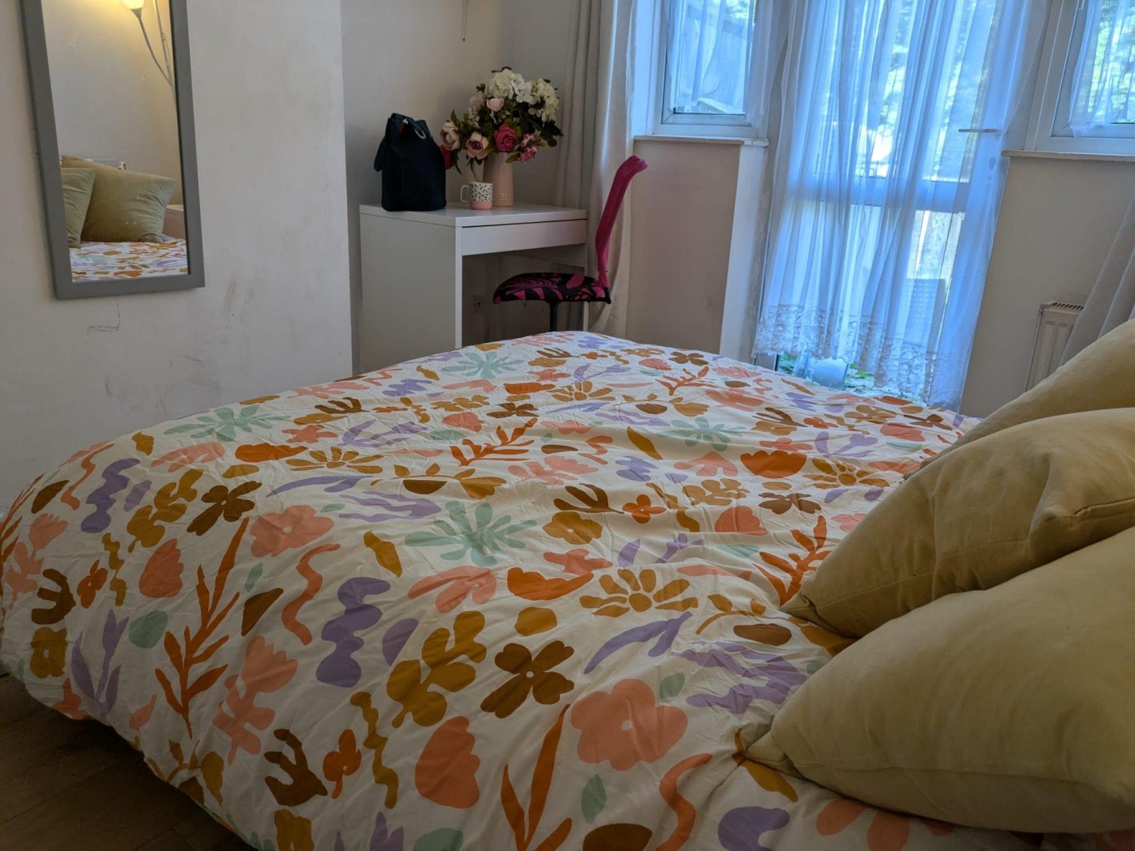 Flat Forrester Close in Canterbury