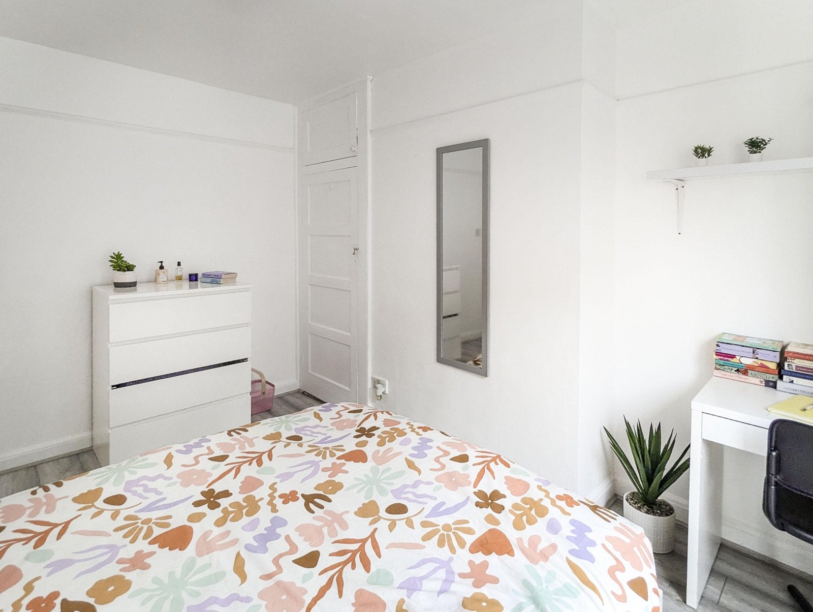 Flat Forrester Close in Canterbury